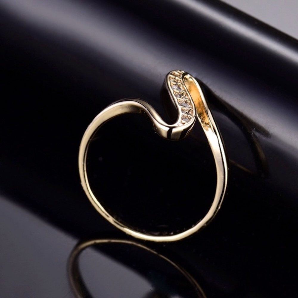 Lady Ring 9 "S" Shape Rhinestone TRENDING JEWELRY - Picture 3 of 5